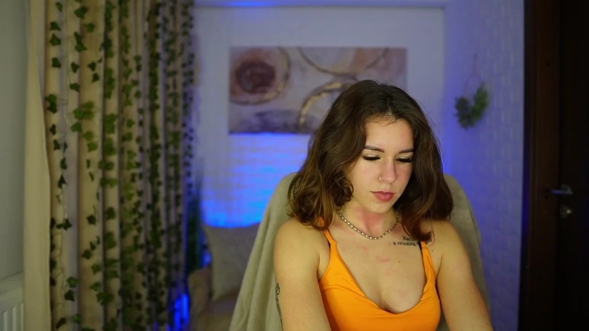 Gallery image thumbnail from Alyssa_Hall's myfreecams stream on, 11/14/2024, 16:01 image 1 of 20