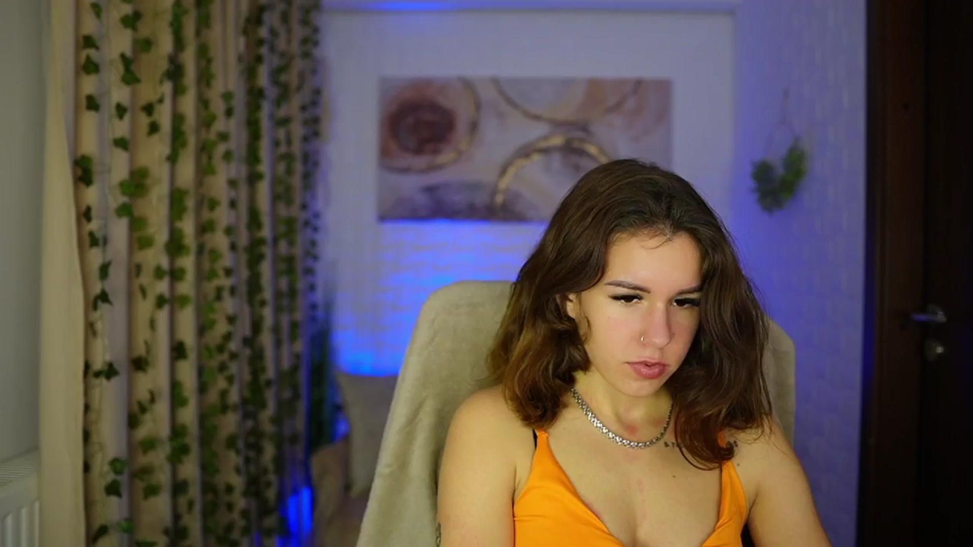Gallery image thumbnail from Alyssa_Hall's myfreecams stream on, 11/14/2024, 17:19 image 13 of 20