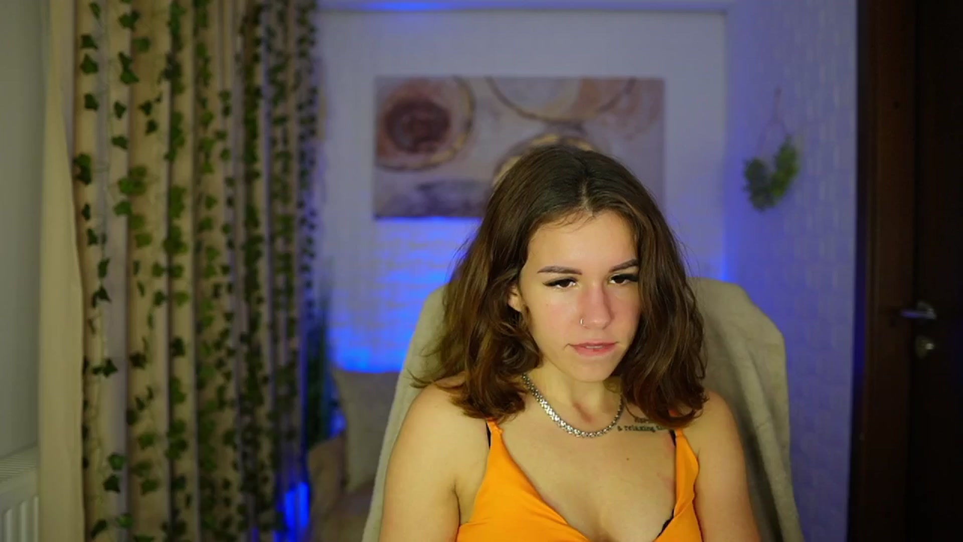 Gallery image thumbnail from Alyssa_Hall's myfreecams stream on, 11/14/2024, 17:19 image 19 of 20