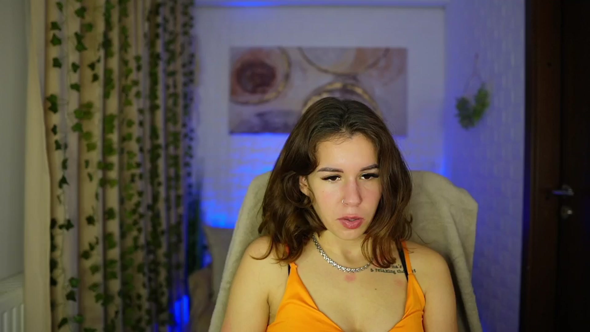 Gallery image thumbnail from Alyssa_Hall's myfreecams stream on, 11/14/2024, 17:19 image 6 of 20