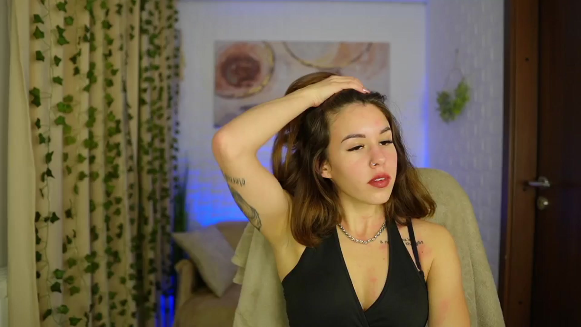 Gallery image thumbnail from Alyssa_Hall's myfreecams stream on, 11/15/2024, 15:42 image 4 of 20