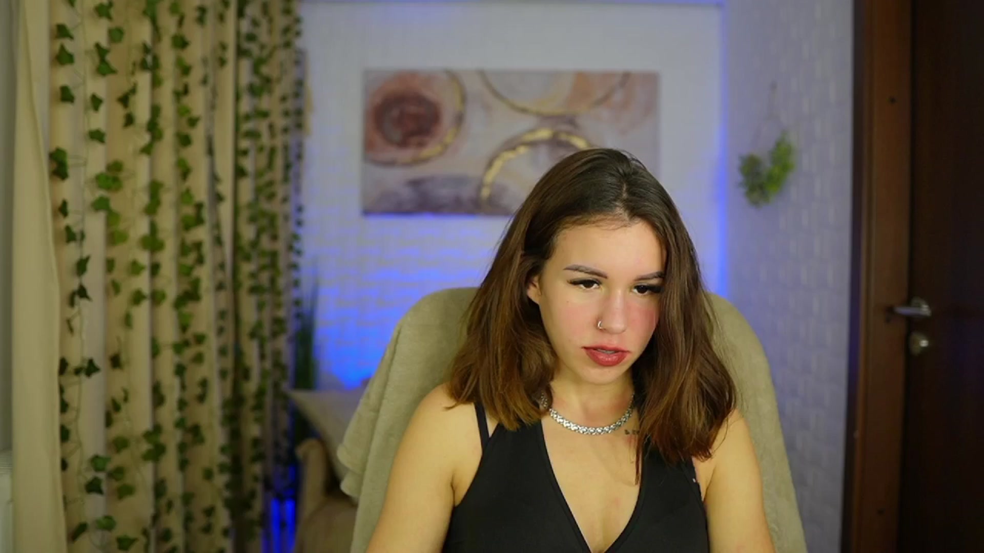 Gallery image thumbnail from Alyssa_Hall's myfreecams stream on, 11/15/2024, 15:42 image 6 of 20