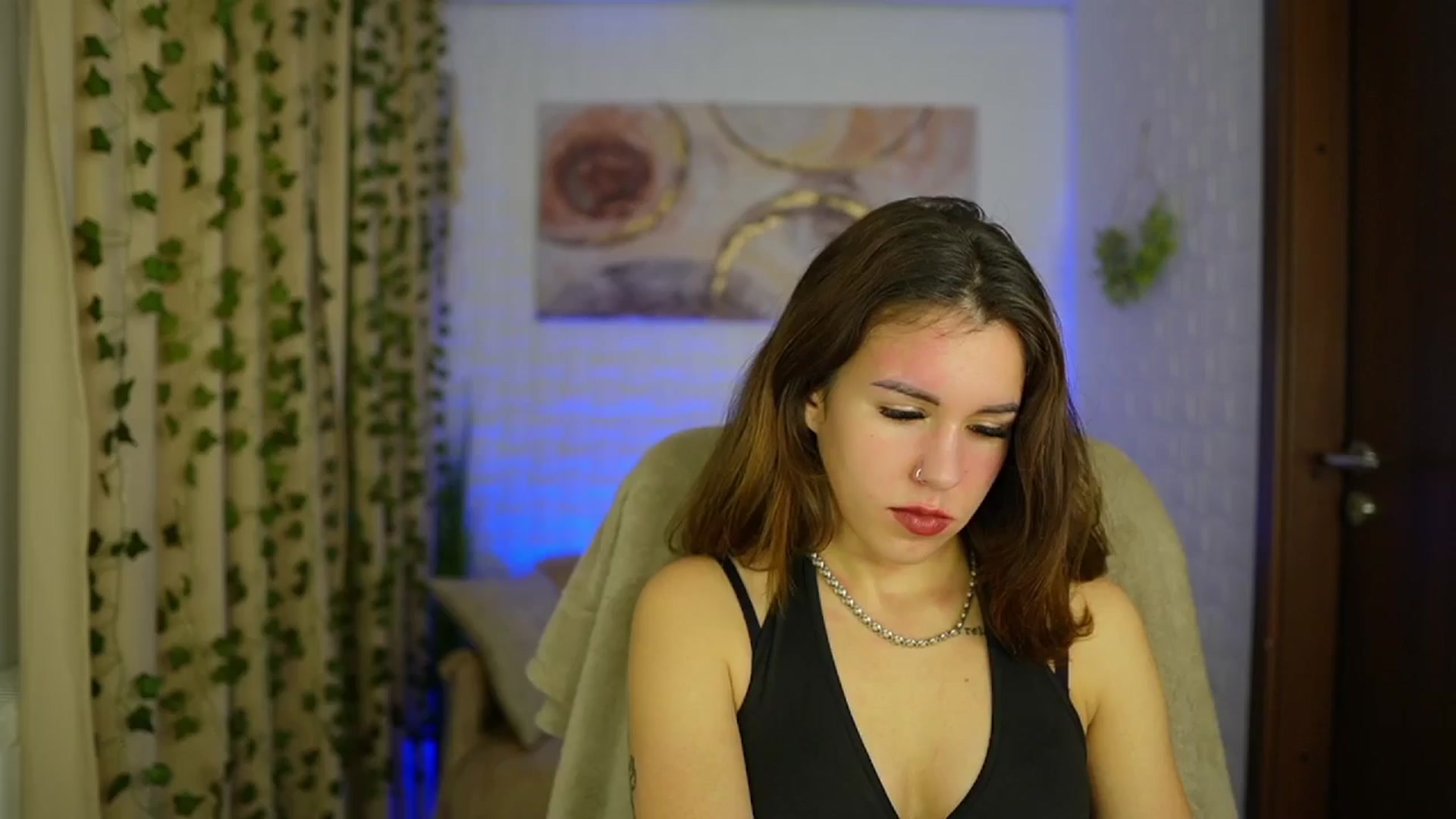 Gallery image thumbnail from Alyssa_Hall's myfreecams stream on, 11/15/2024, 15:42 image 16 of 20