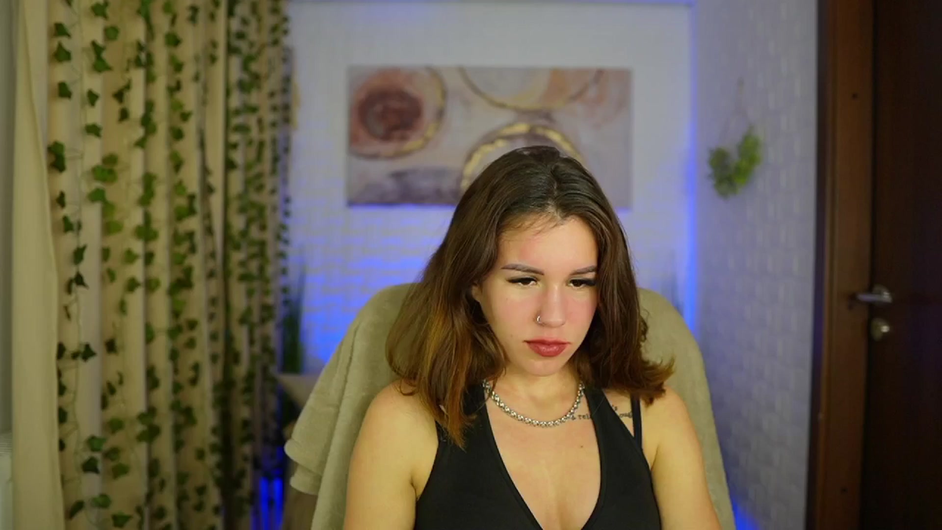 Gallery image thumbnail from Alyssa_Hall's myfreecams stream on, 11/15/2024, 15:42 image 17 of 20