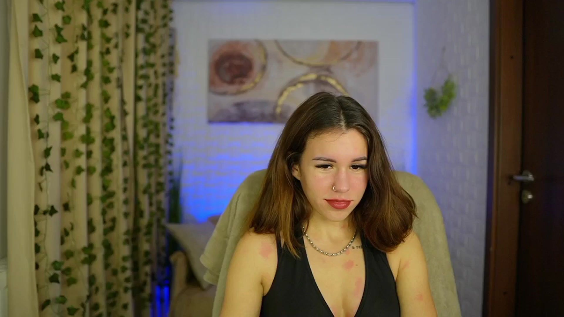 Gallery image thumbnail from Alyssa_Hall's myfreecams stream on, 11/15/2024, 16:08 image 7 of 20