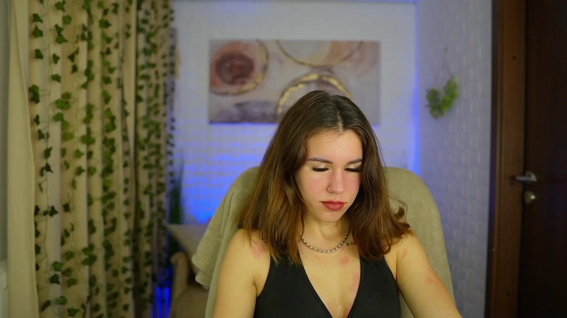 Gallery image thumbnail from Alyssa_Hall's myfreecams stream on, 11/15/2024, 16:08 image 6 of 20