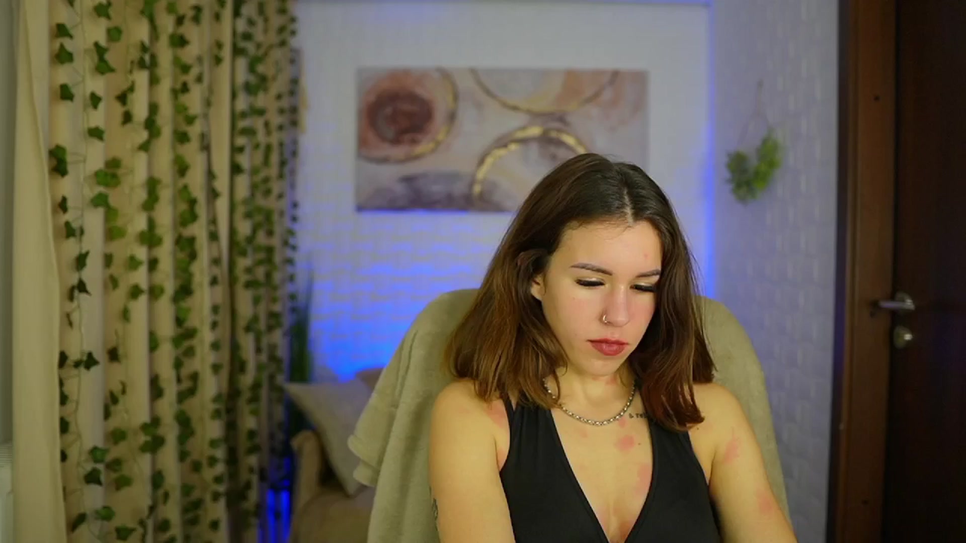 Gallery image thumbnail from Alyssa_Hall's myfreecams stream on, 11/15/2024, 16:08 image 1 of 20