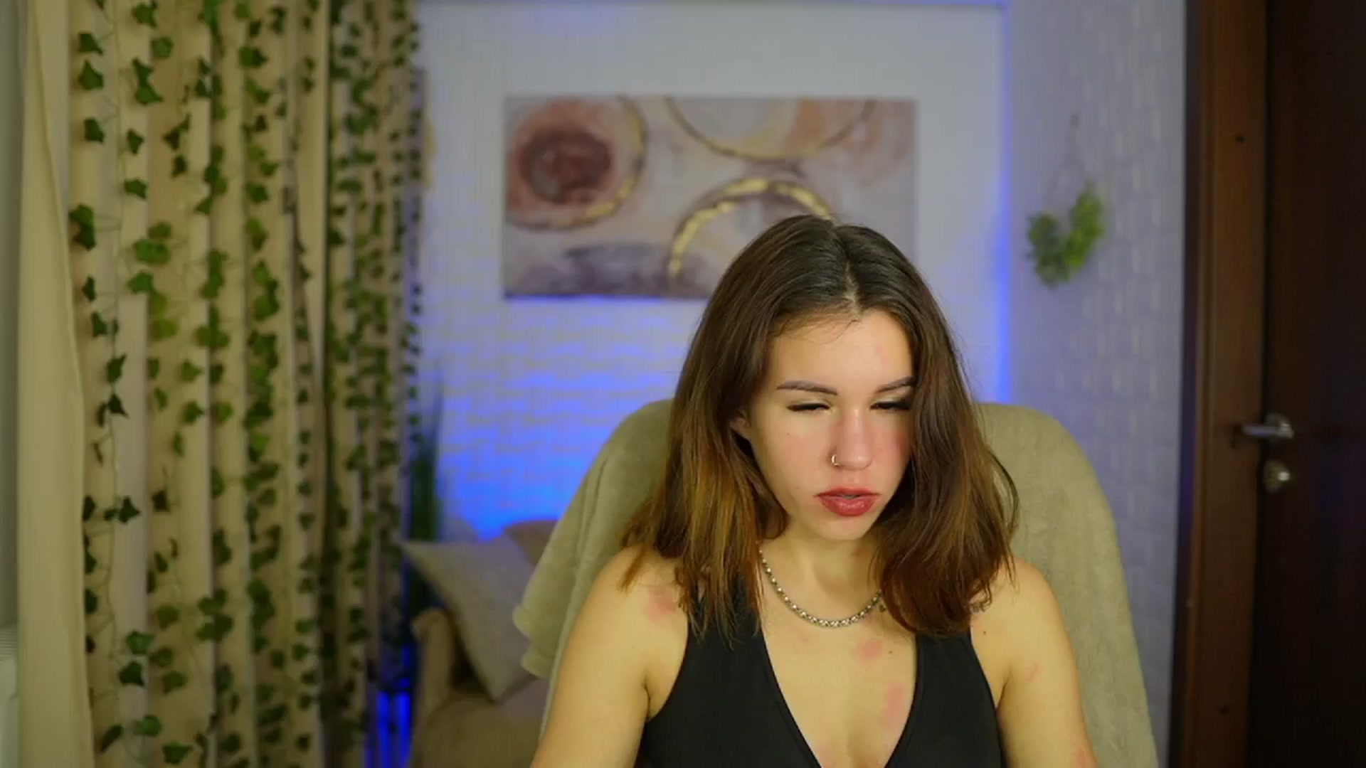 Gallery image thumbnail from Alyssa_Hall's myfreecams stream on, 11/15/2024, 16:08 image 12 of 20