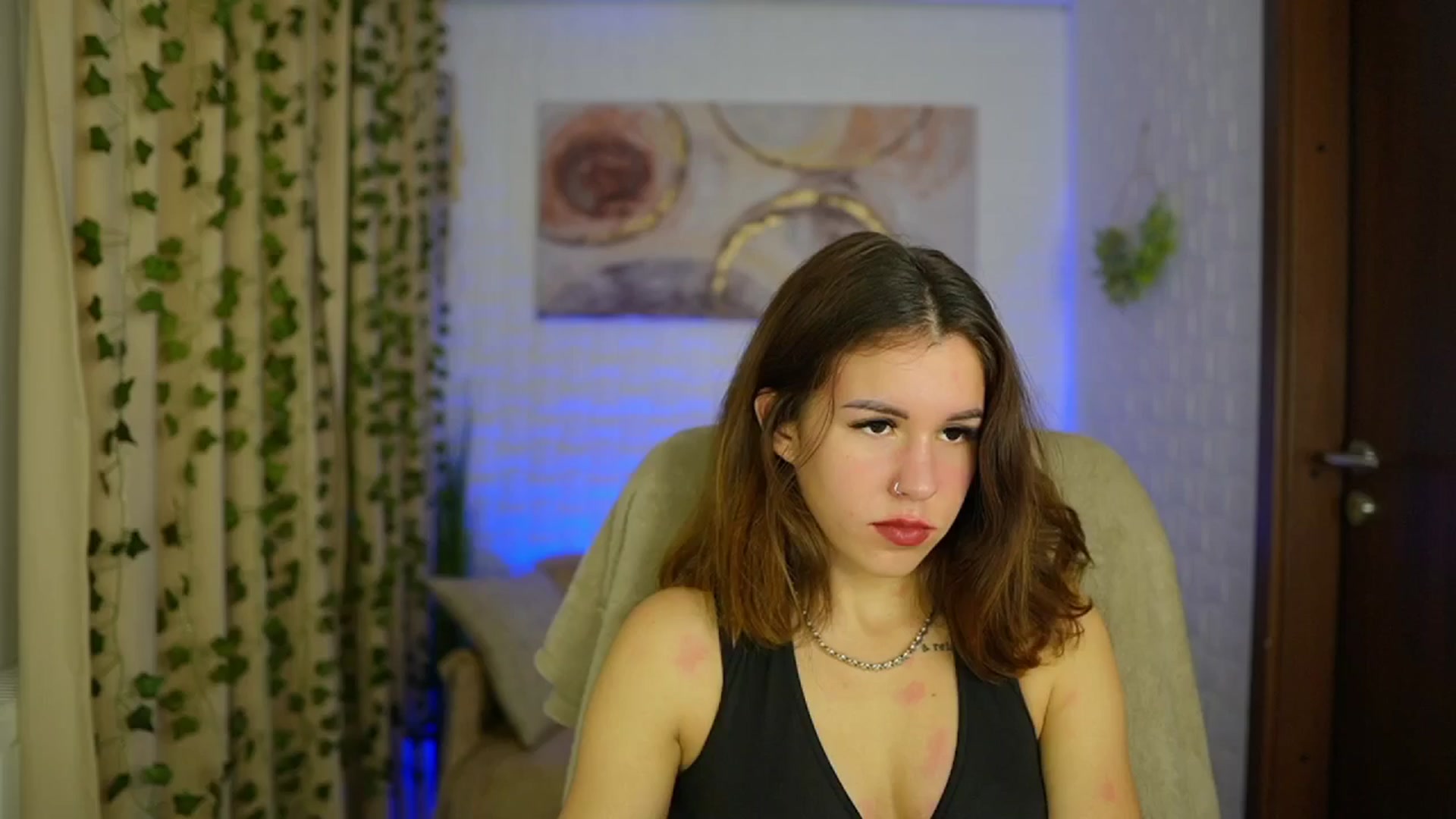 Gallery image thumbnail from Alyssa_Hall's myfreecams stream on, 11/15/2024, 16:08 image 14 of 20