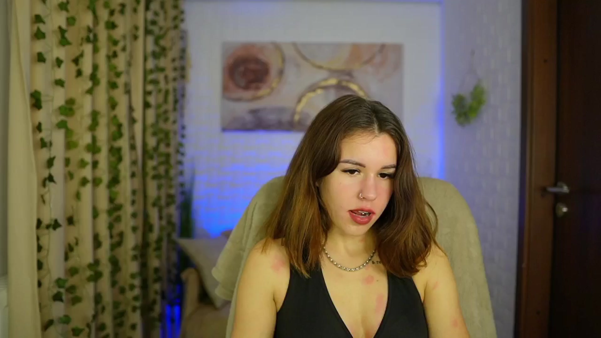 Gallery image thumbnail from Alyssa_Hall's myfreecams stream on, 11/15/2024, 16:08 image 9 of 20