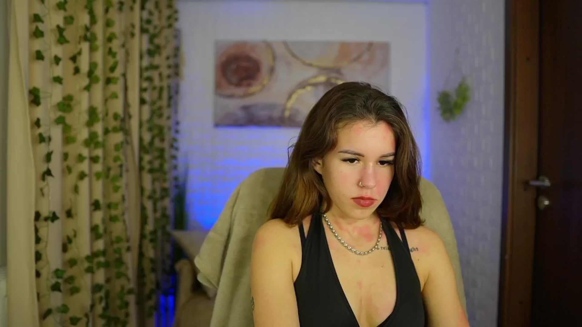 Gallery image thumbnail from Alyssa_Hall's myfreecams stream on, 11/15/2024, 16:46 image 10 of 20