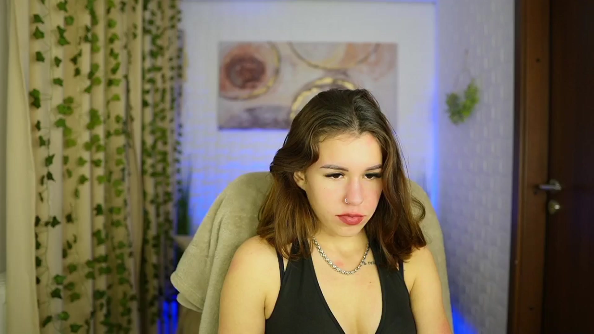 Gallery image thumbnail from Alyssa_Hall's myfreecams stream on, 11/15/2024, 16:46 image 1 of 20