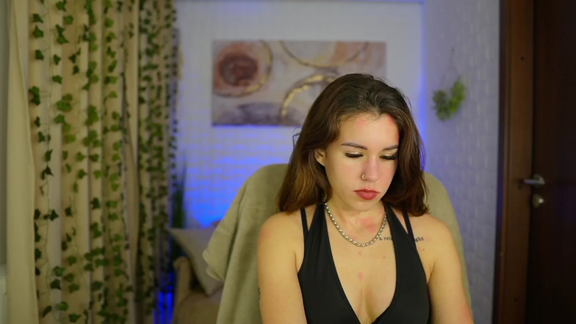 Gallery image thumbnail from Alyssa_Hall's myfreecams stream on, 11/15/2024, 16:46 image 9 of 20