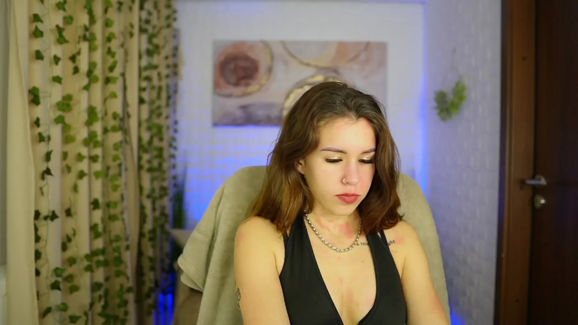 Gallery image thumbnail from Alyssa_Hall's myfreecams stream on, 11/15/2024, 16:46 image 12 of 20
