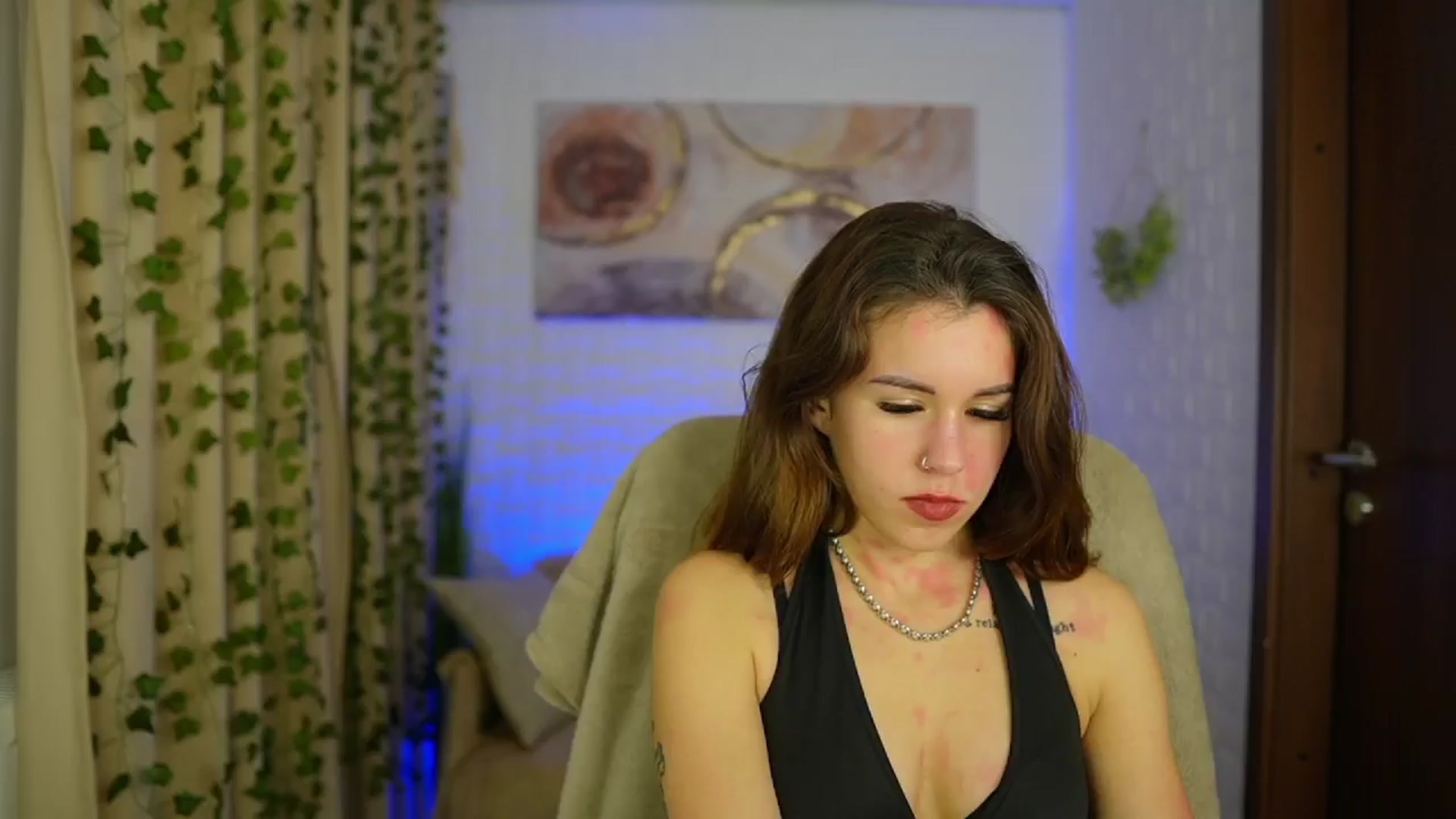 Gallery image thumbnail from Alyssa_Hall's myfreecams stream on, 11/15/2024, 16:46 image 11 of 20