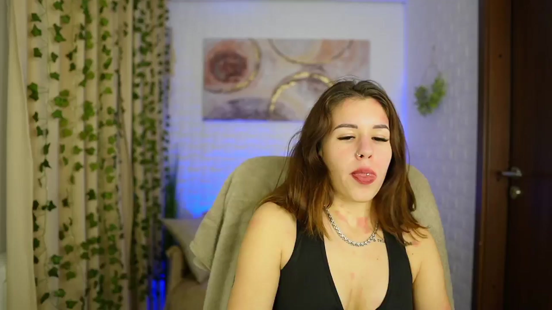 Gallery image thumbnail from Alyssa_Hall's myfreecams stream on, 11/15/2024, 16:46 image 15 of 20