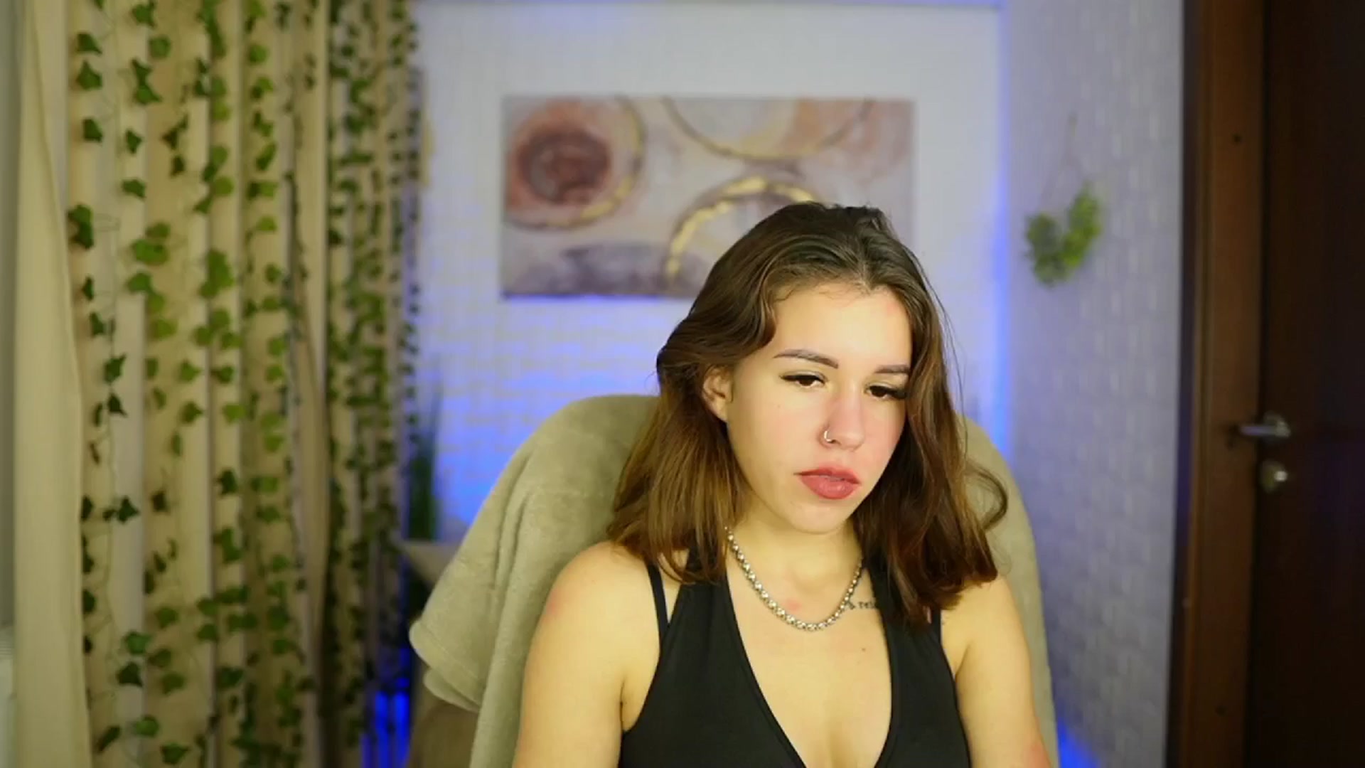 Gallery image thumbnail from Alyssa_Hall's myfreecams stream on, 11/15/2024, 16:46 image 2 of 20
