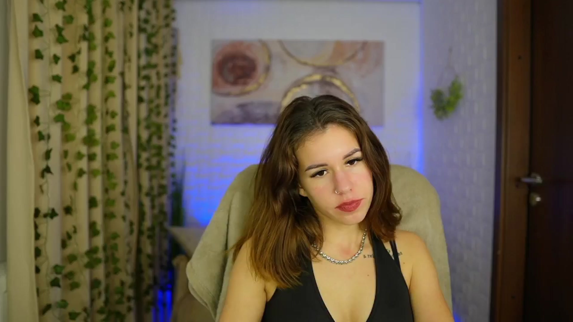 Gallery image thumbnail from Alyssa_Hall's myfreecams stream on, 11/15/2024, 19:24 image 11 of 20