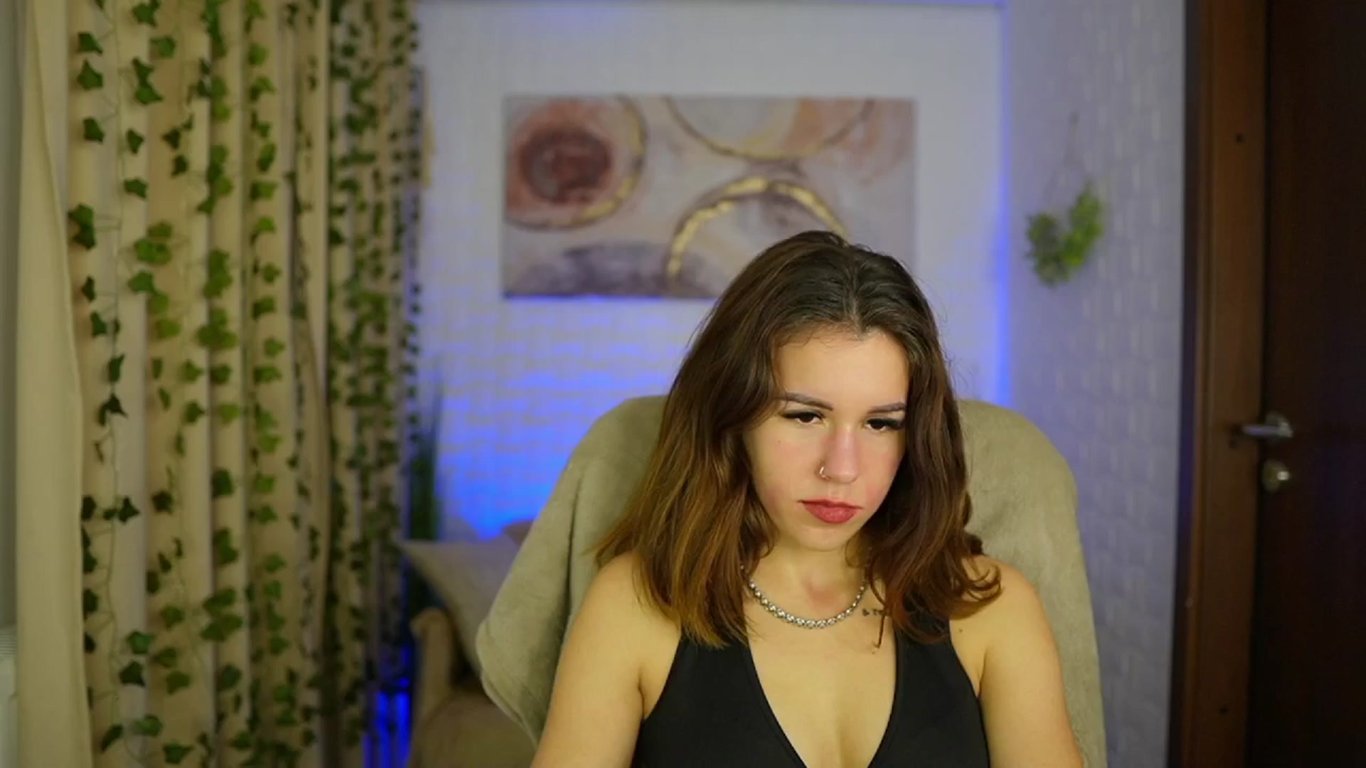 Gallery image thumbnail from Alyssa_Hall's myfreecams stream on, 11/15/2024, 19:24 image 12 of 20