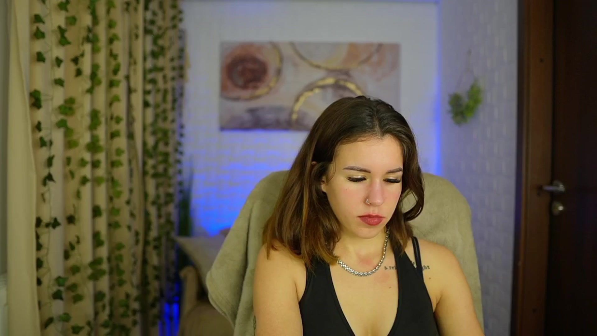Gallery image thumbnail from Alyssa_Hall's myfreecams stream on, 11/15/2024, 19:24 image 5 of 20