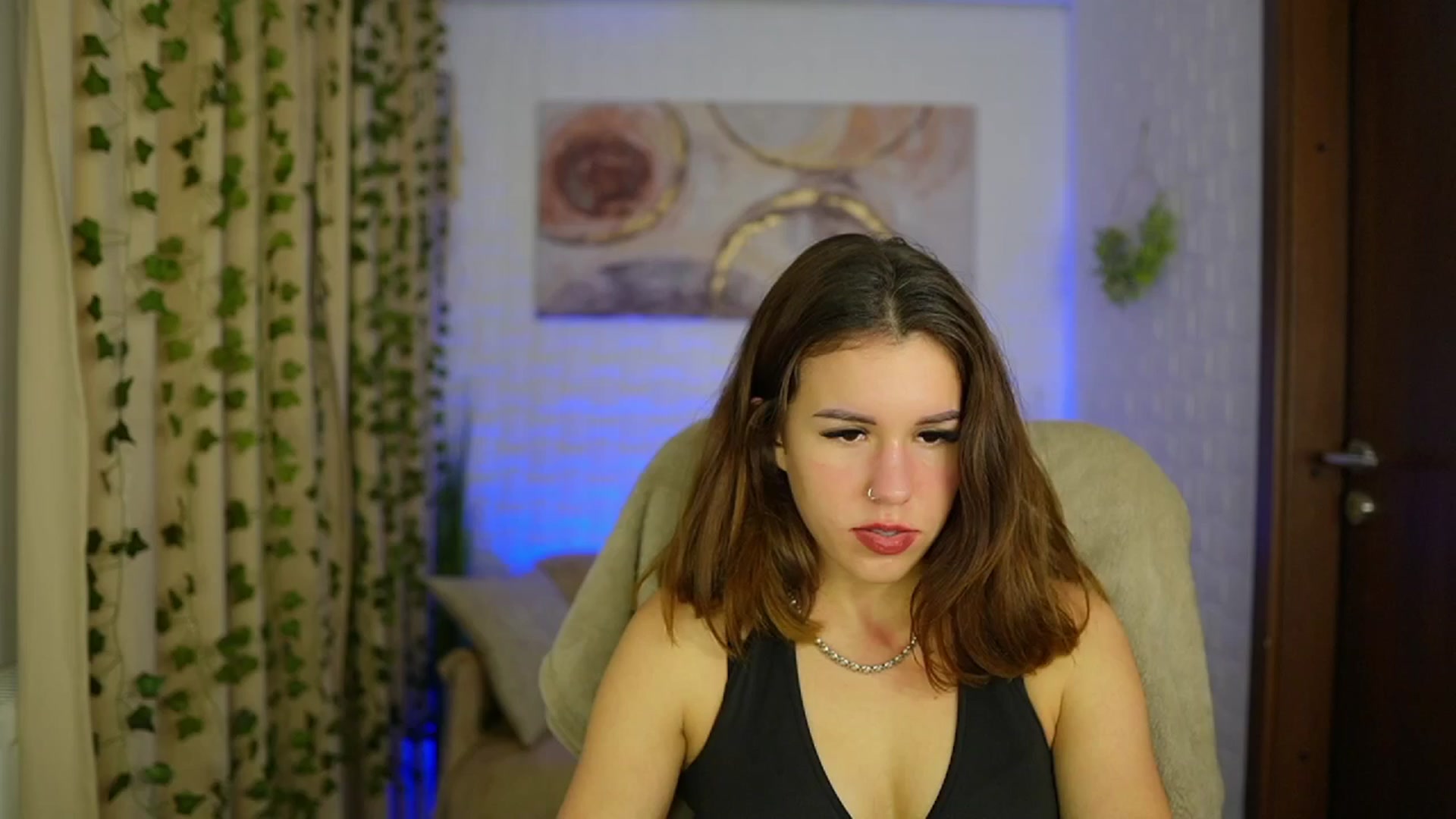 Gallery image thumbnail from Alyssa_Hall's myfreecams stream on, 11/15/2024, 19:24 image 4 of 20