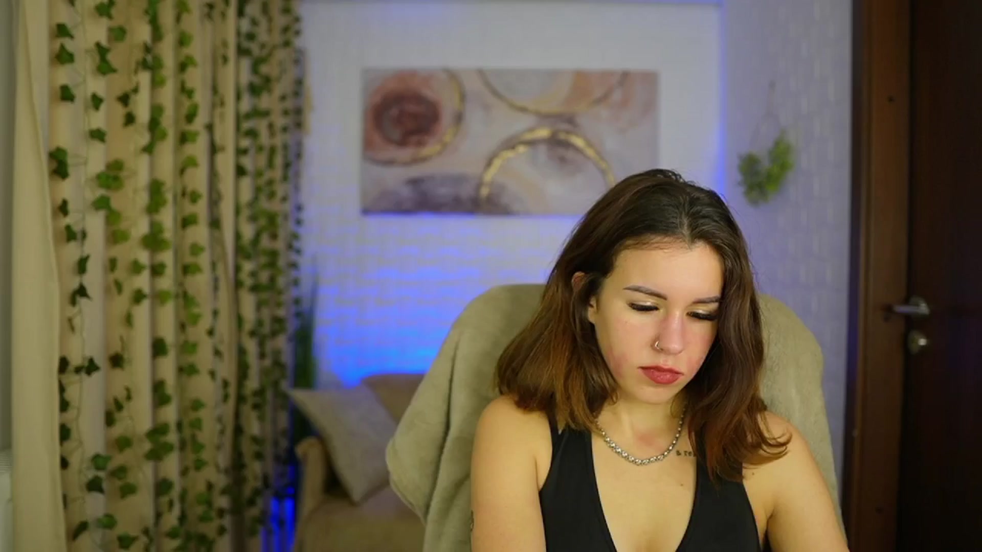 Gallery image thumbnail from Alyssa_Hall's myfreecams stream on, 11/15/2024, 19:24 image 13 of 20