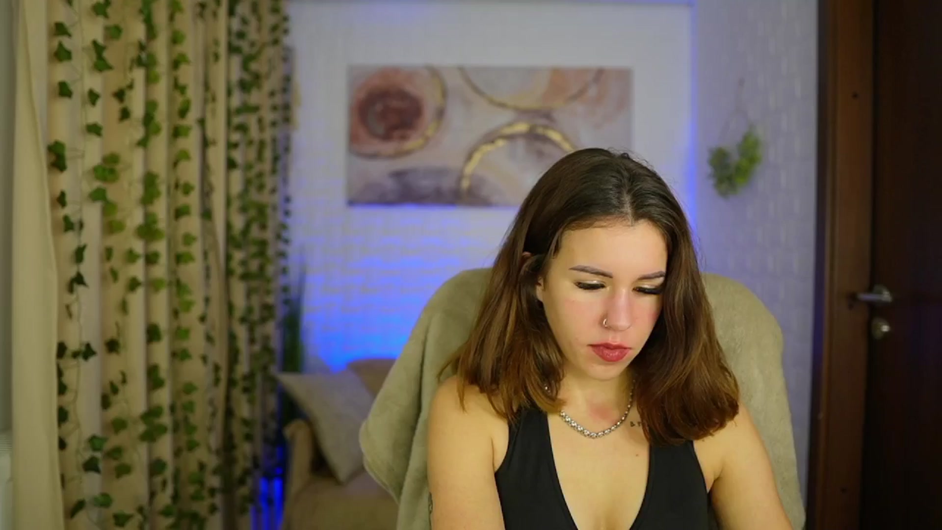 Gallery image thumbnail from Alyssa_Hall's myfreecams stream on, 11/15/2024, 19:24 image 3 of 20