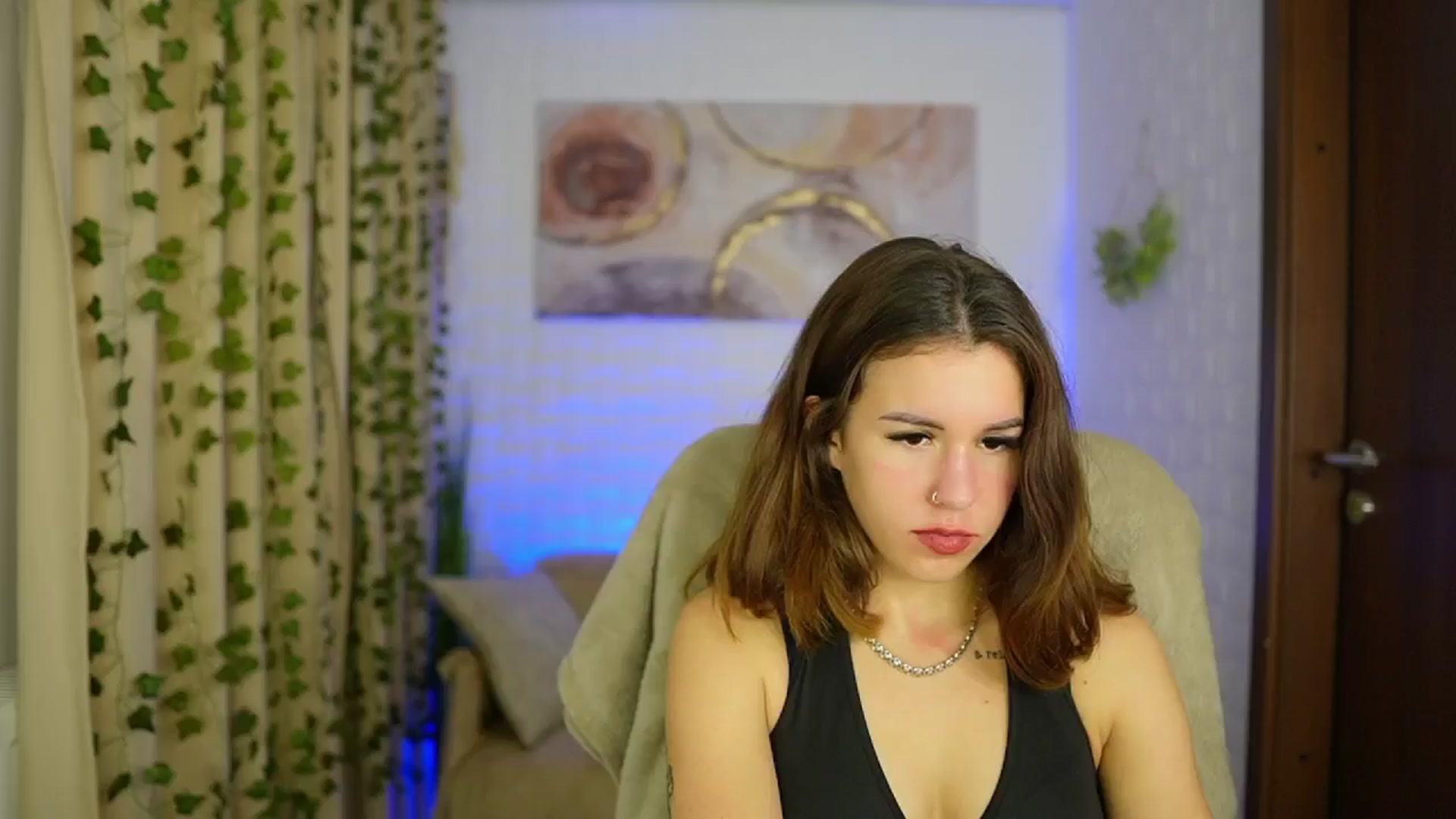 Gallery image thumbnail from Alyssa_Hall's myfreecams stream on, 11/15/2024, 19:24 image 2 of 20