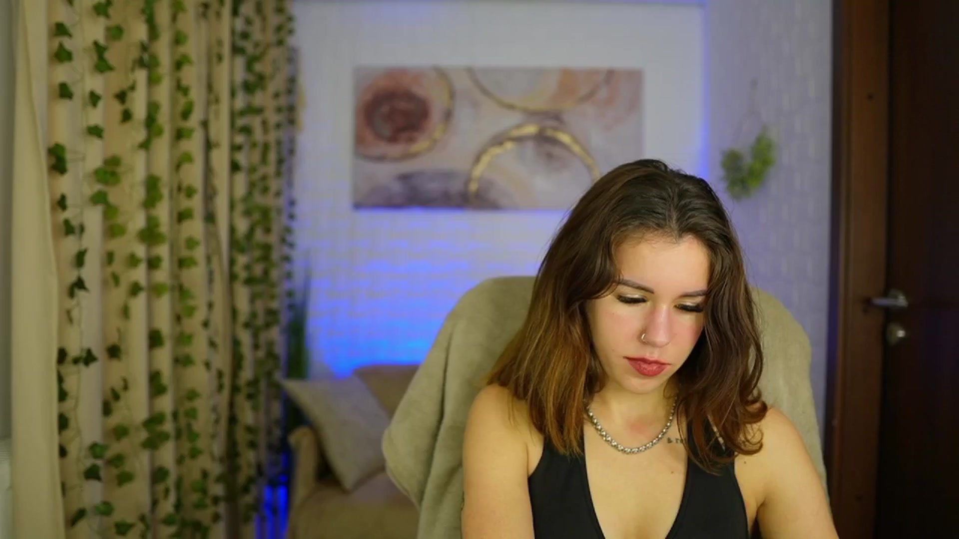 Gallery image thumbnail from Alyssa_Hall's myfreecams stream on, 11/15/2024, 19:24 image 9 of 20