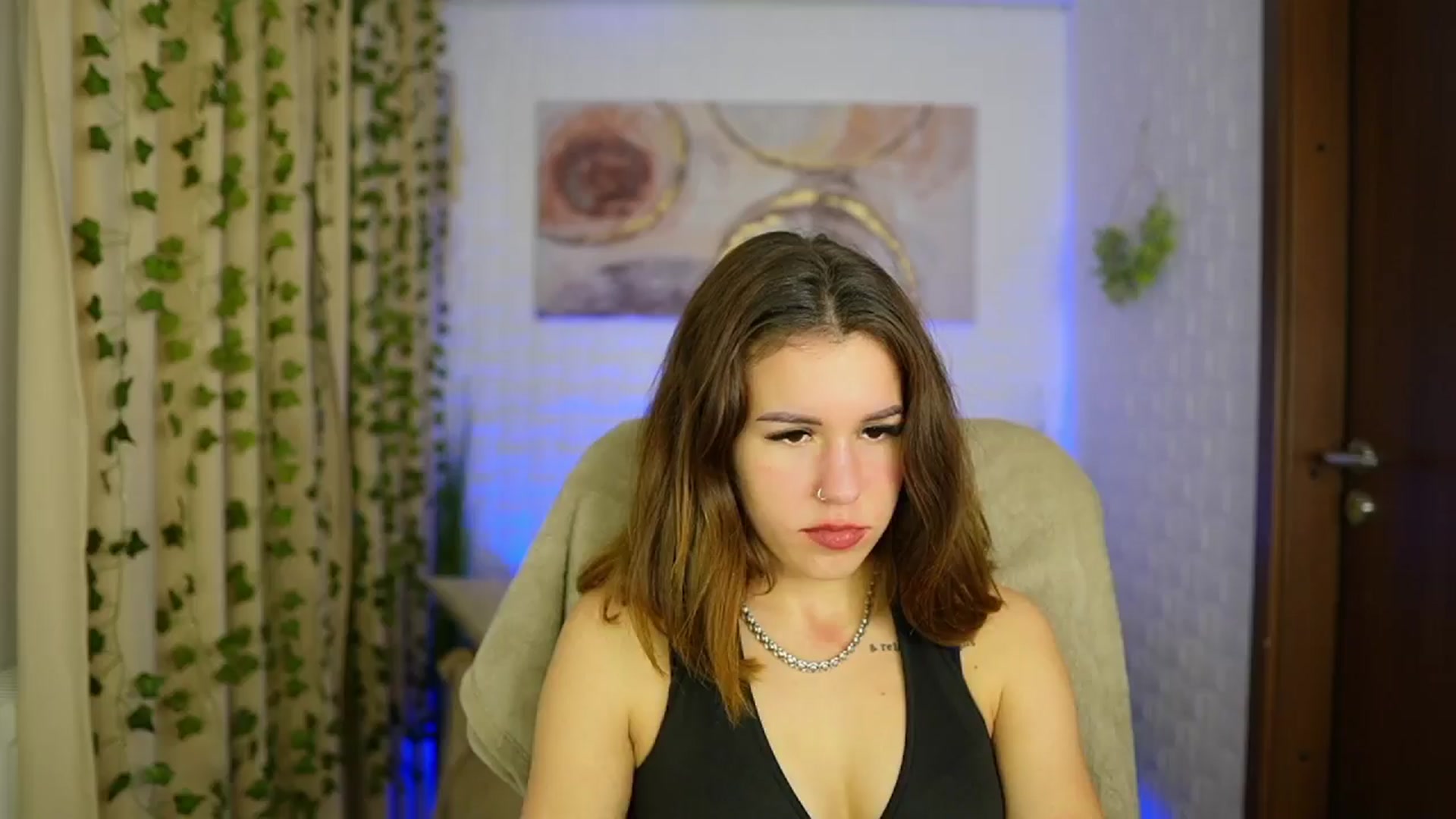 Gallery image thumbnail from Alyssa_Hall's myfreecams stream on, 11/15/2024, 19:24 image 1 of 20