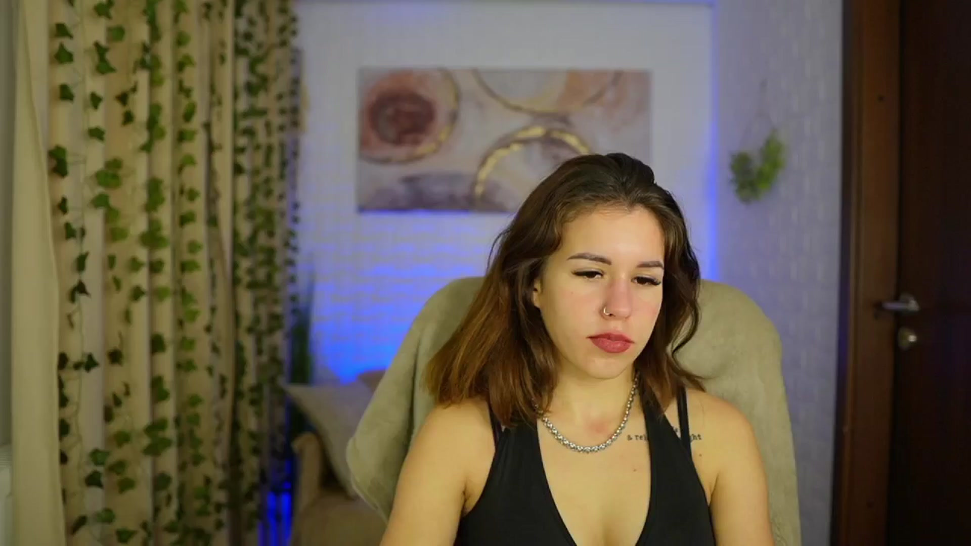 Gallery image thumbnail from Alyssa_Hall's myfreecams stream on, 11/15/2024, 19:24 image 6 of 20