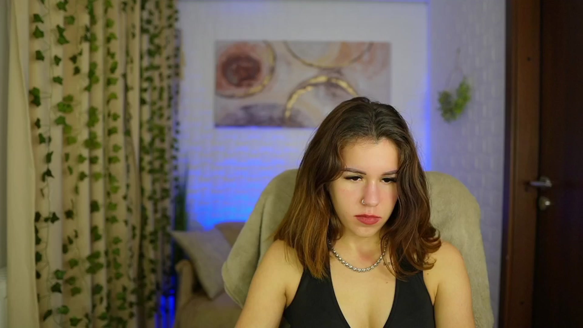Gallery image thumbnail from Alyssa_Hall's myfreecams stream on, 11/15/2024, 19:24 image 10 of 20