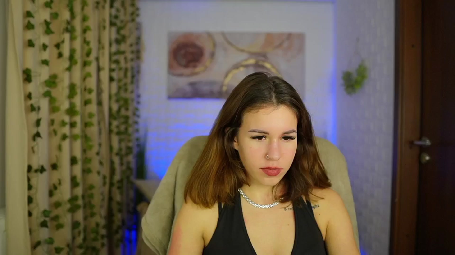 Gallery image thumbnail from Alyssa_Hall's myfreecams stream on, 11/15/2024, 21:02 image 4 of 20