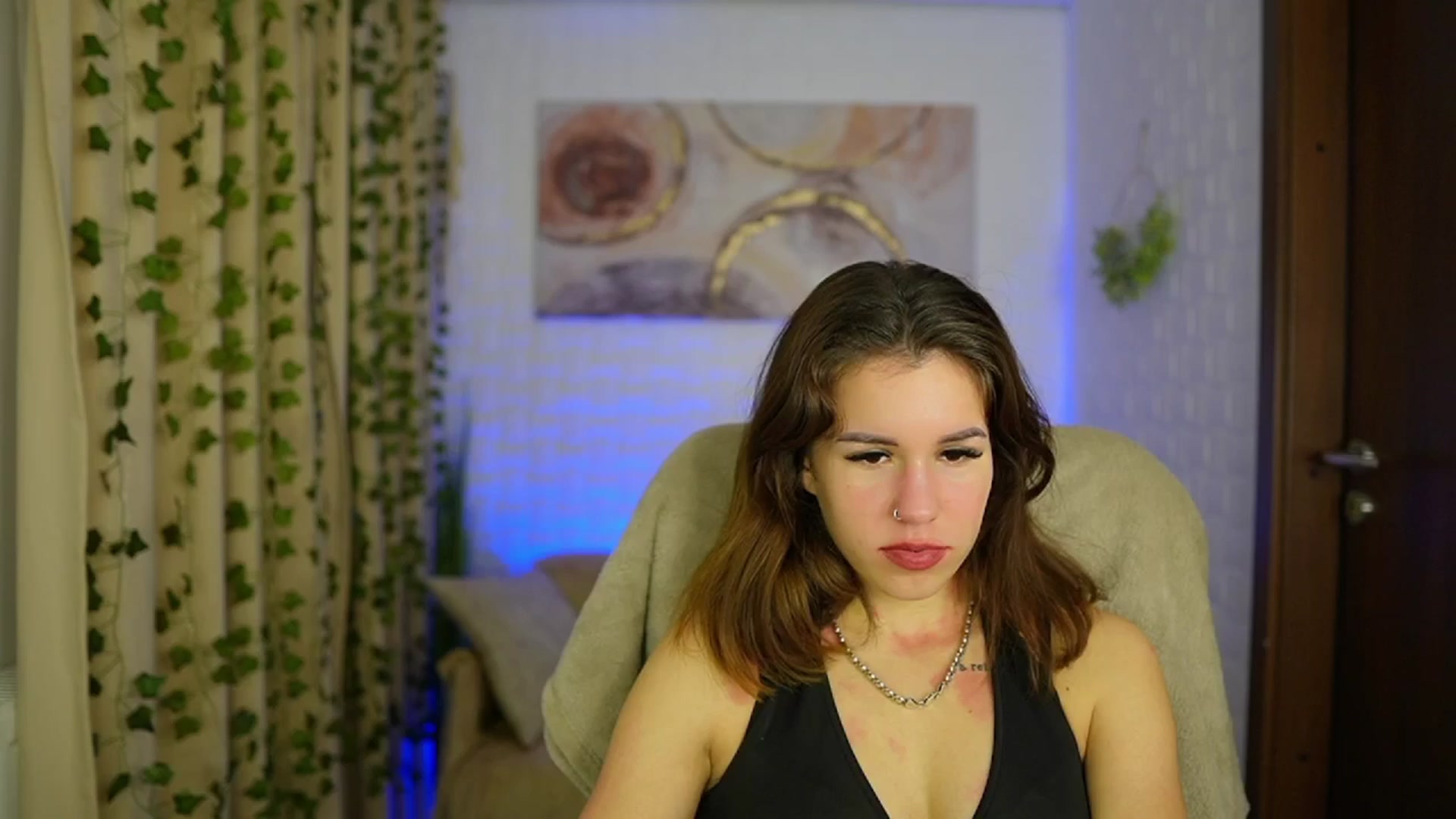 Gallery image thumbnail from Alyssa_Hall's myfreecams stream on, 11/15/2024, 21:02 image 11 of 20