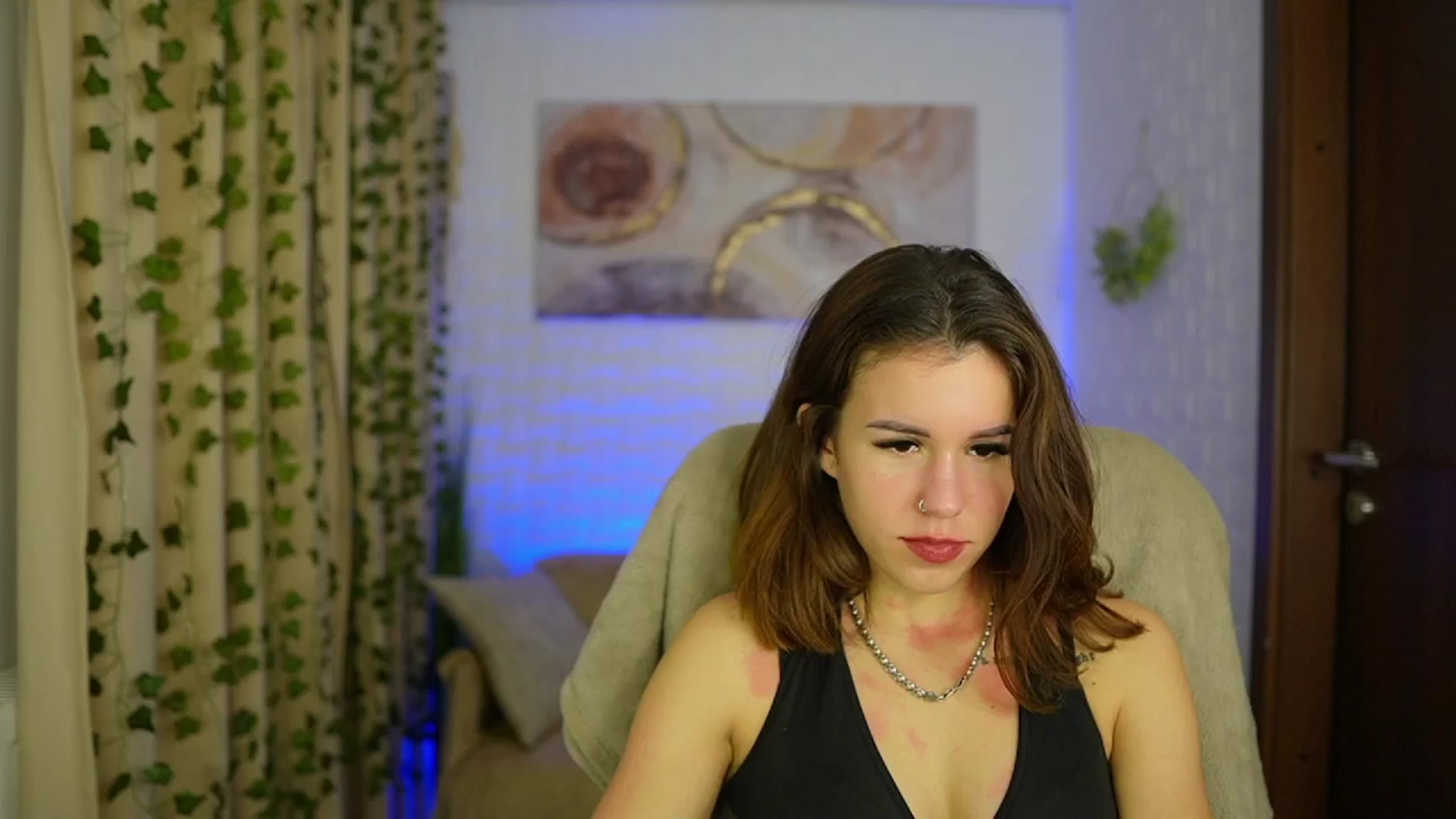 Gallery image thumbnail from Alyssa_Hall's myfreecams stream on, 11/15/2024, 21:02 image 10 of 20