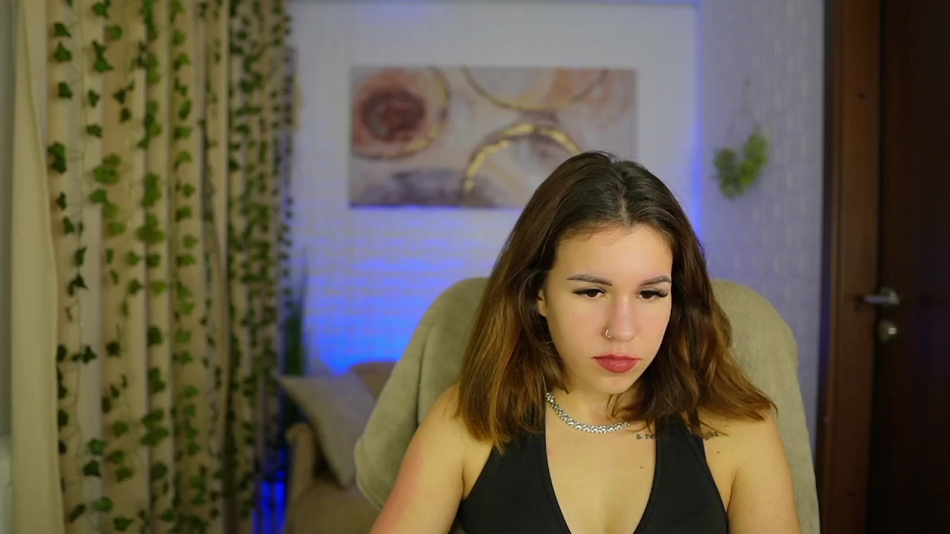 Gallery image thumbnail from Alyssa_Hall's myfreecams stream on, 11/15/2024, 21:02 image 5 of 20