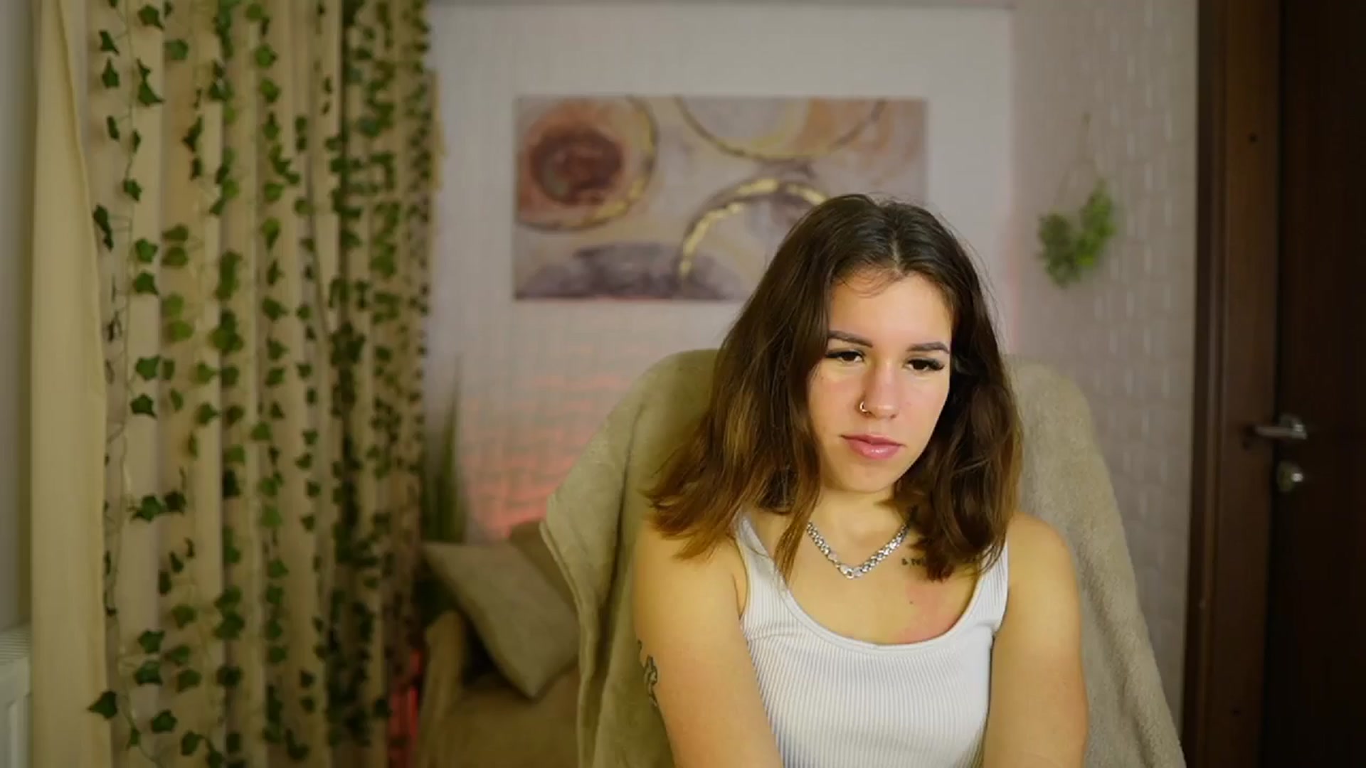 Gallery image thumbnail from Alyssa_Hall's myfreecams stream on, 11/16/2024, 14:46 image 8 of 20