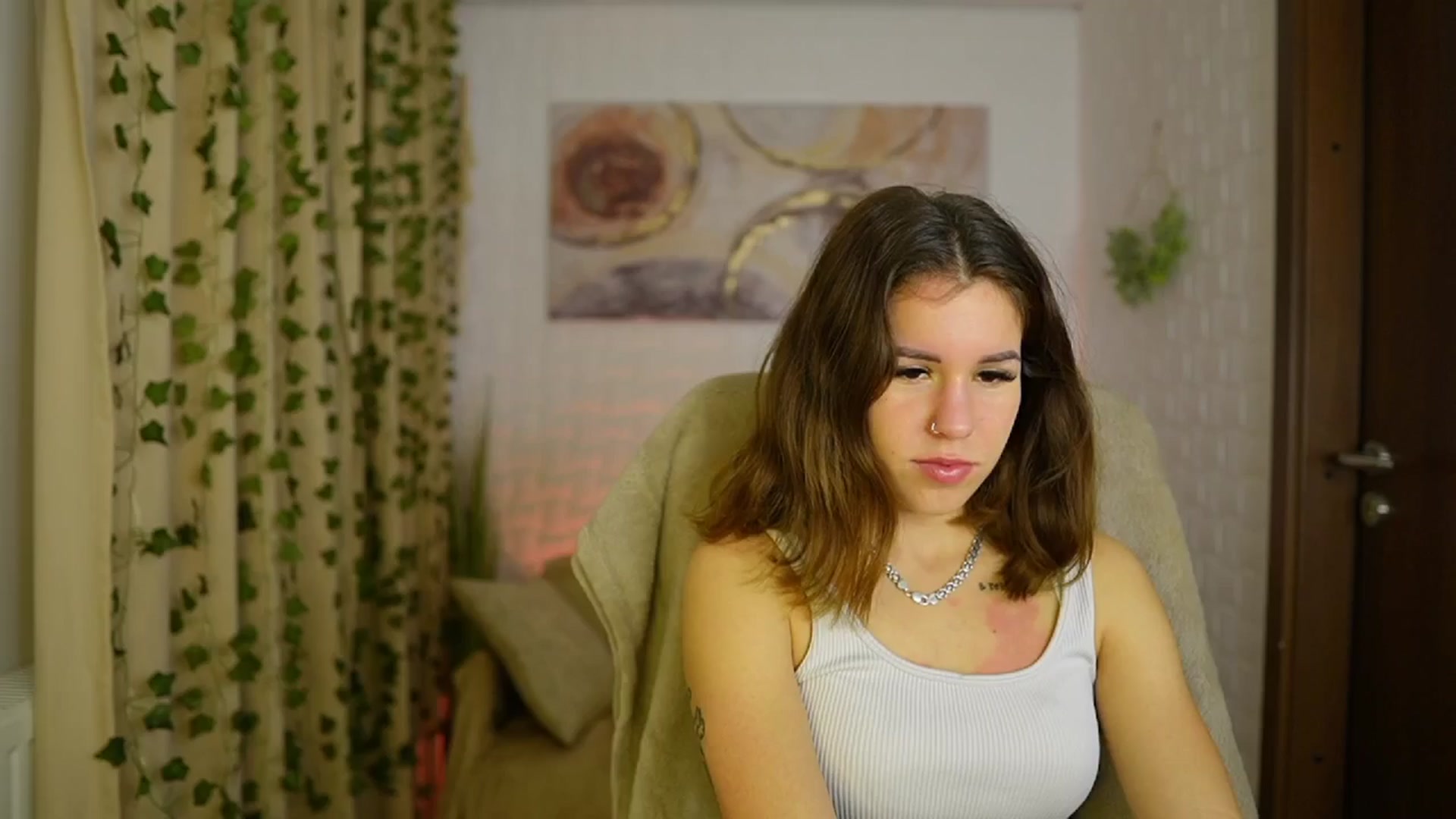 Gallery image thumbnail from Alyssa_Hall's myfreecams stream on, 11/16/2024, 14:46 image 3 of 20