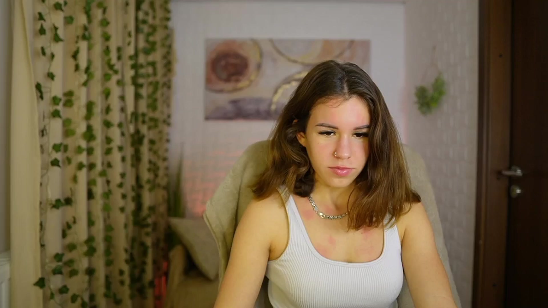 Gallery image thumbnail from Alyssa_Hall's myfreecams stream on, 11/16/2024, 14:46 image 14 of 20