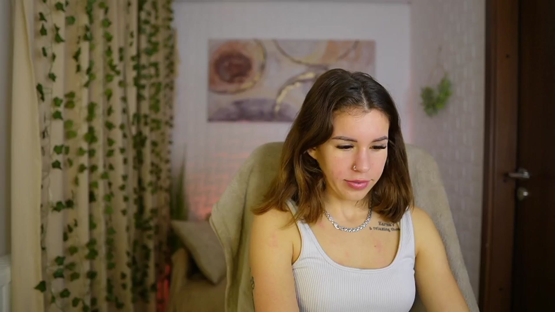 Gallery image thumbnail from Alyssa_Hall's myfreecams stream on, 11/16/2024, 14:46 image 20 of 20