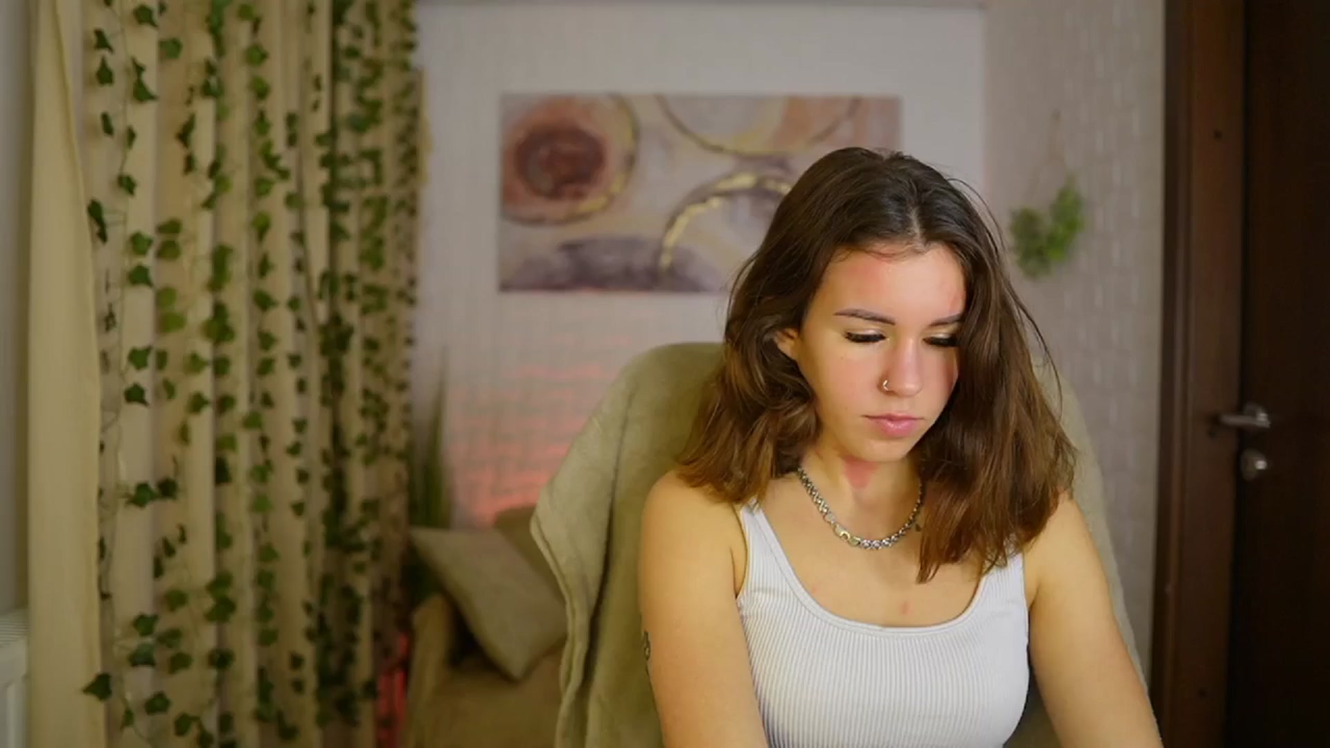 Gallery image thumbnail from Alyssa_Hall's myfreecams stream on, 11/16/2024, 16:01 image 5 of 20
