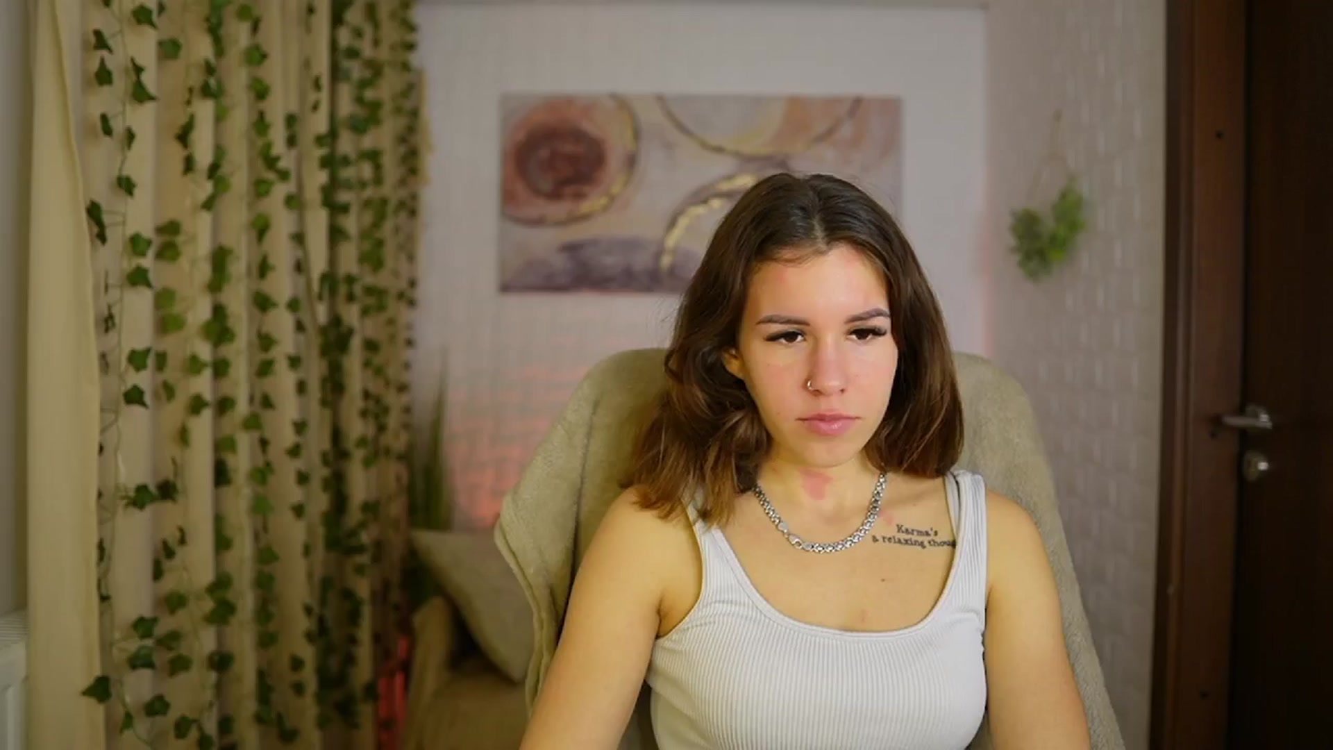 Gallery image thumbnail from Alyssa_Hall's myfreecams stream on, 11/16/2024, 16:01 image 6 of 20
