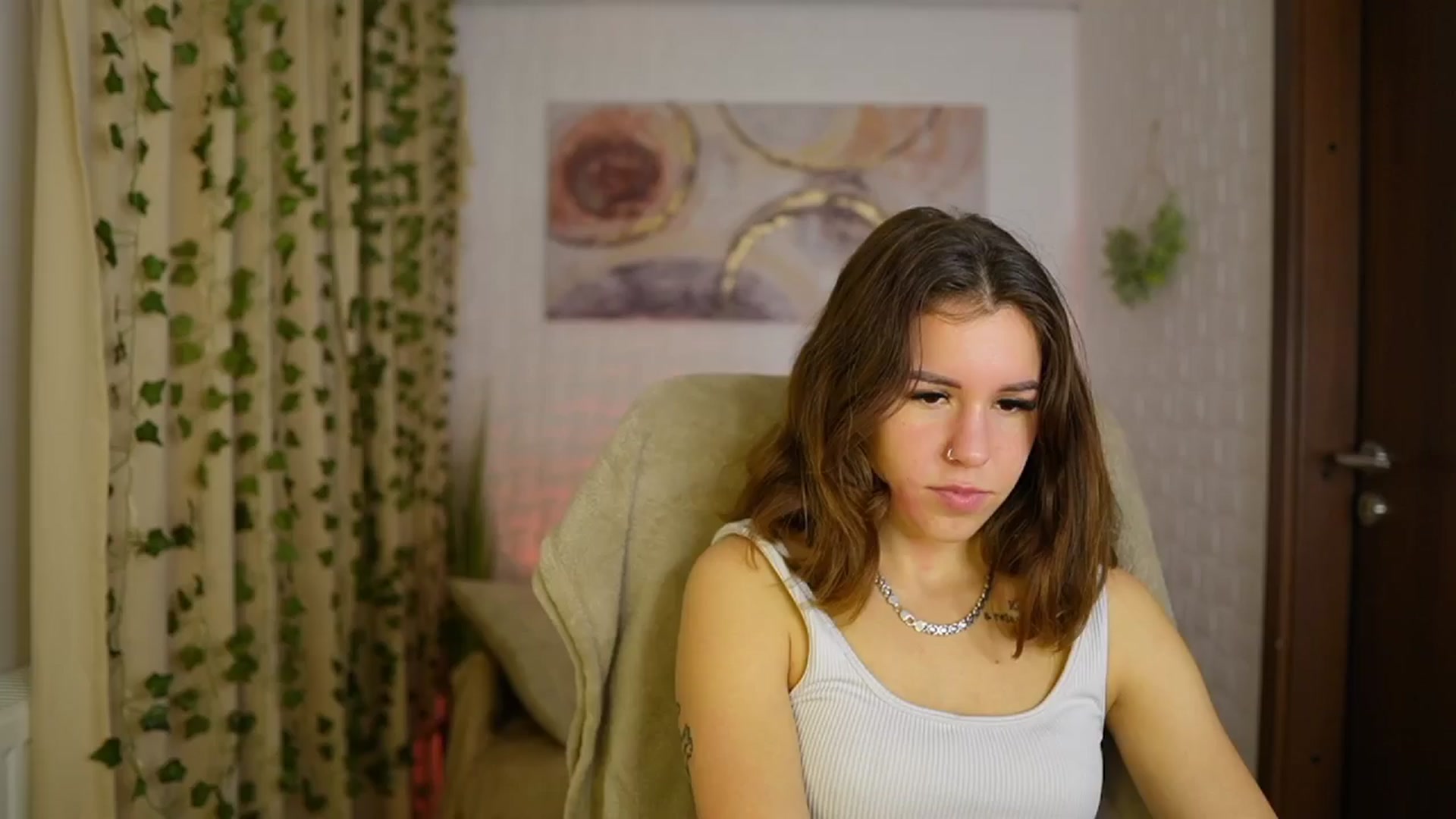 Gallery image thumbnail from Alyssa_Hall's myfreecams stream on, 11/16/2024, 16:01 image 10 of 20