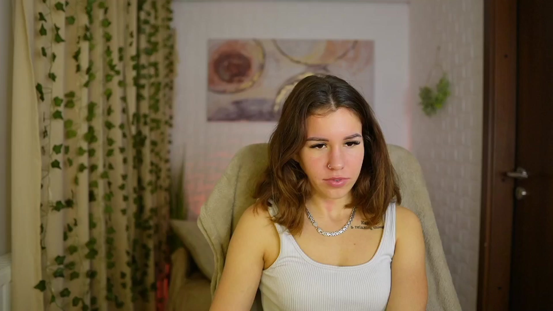 Gallery image thumbnail from Alyssa_Hall's myfreecams stream on, 11/16/2024, 16:01 image 9 of 20
