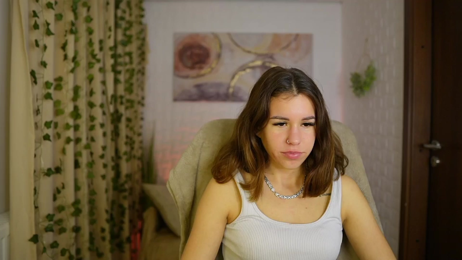 Gallery image thumbnail from Alyssa_Hall's myfreecams stream on, 11/16/2024, 16:01 image 14 of 20