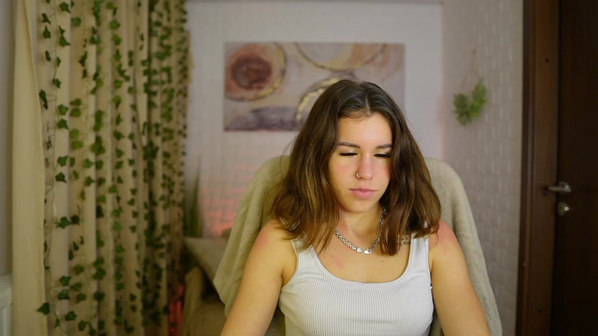 Gallery image thumbnail from Alyssa_Hall's myfreecams stream on, 11/16/2024, 17:21 image 4 of 20