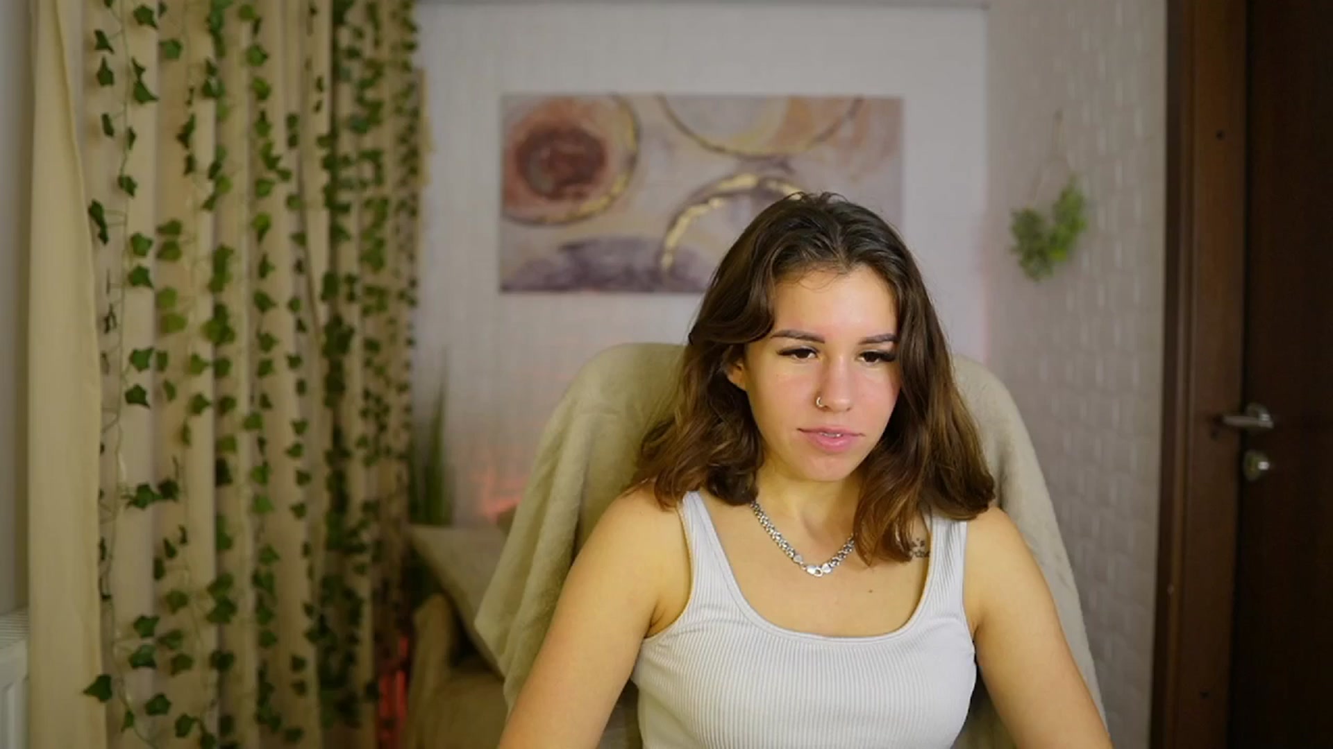 Gallery image thumbnail from Alyssa_Hall's myfreecams stream on, 11/16/2024, 18:11 image 13 of 20