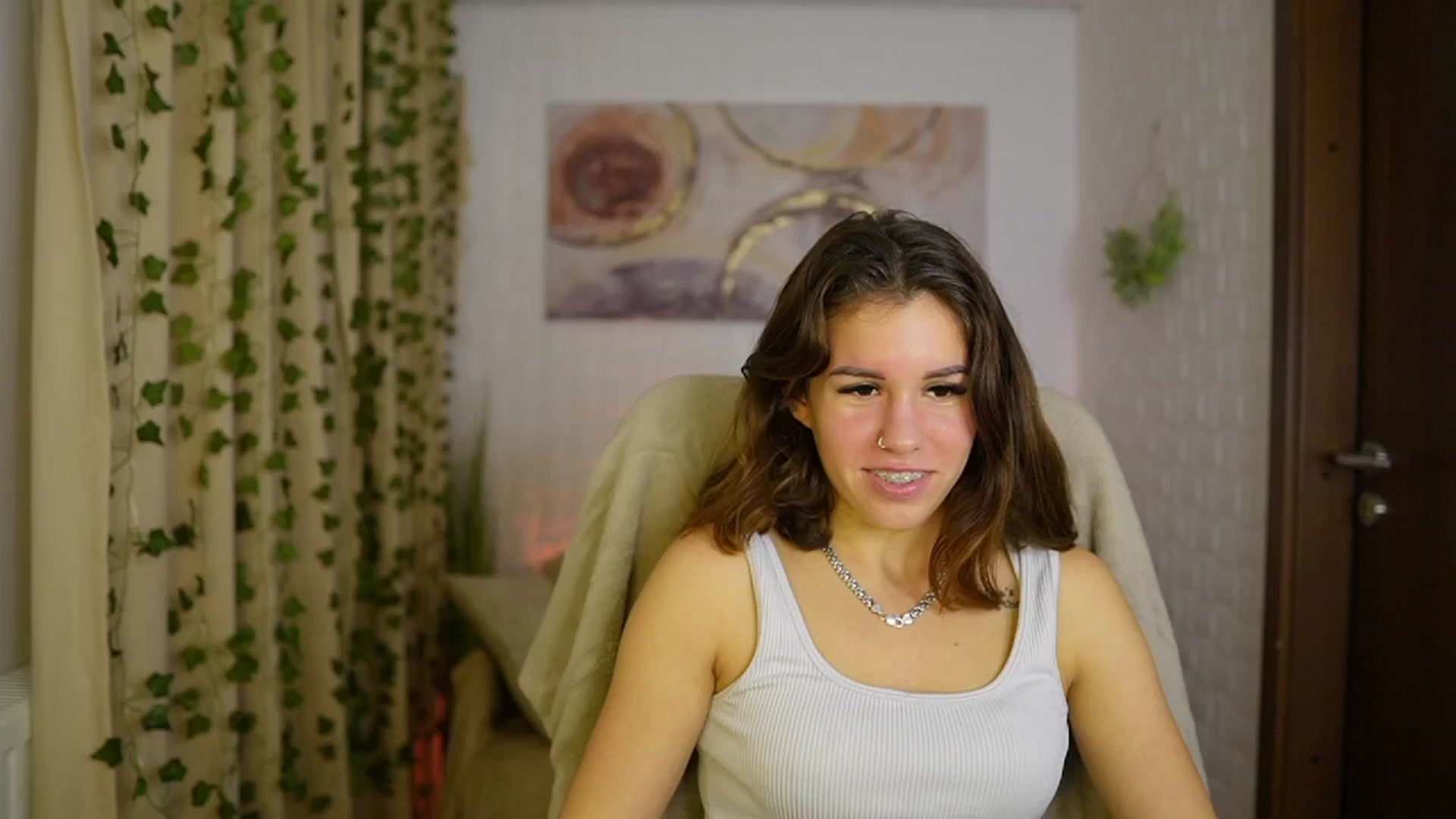 Gallery image thumbnail from Alyssa_Hall's myfreecams stream on, 11/16/2024, 18:11 image 12 of 20
