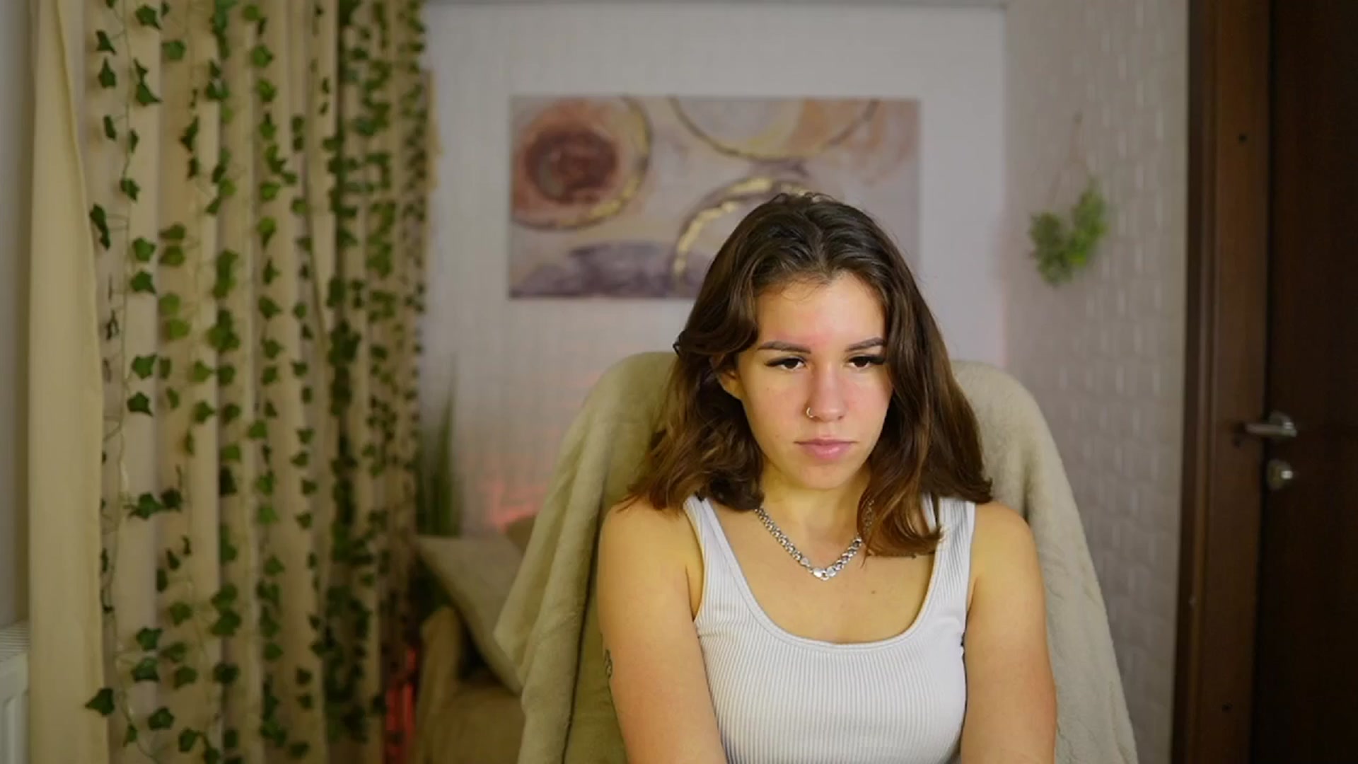 Gallery image thumbnail from Alyssa_Hall's myfreecams stream on, 11/16/2024, 18:11 image 8 of 20