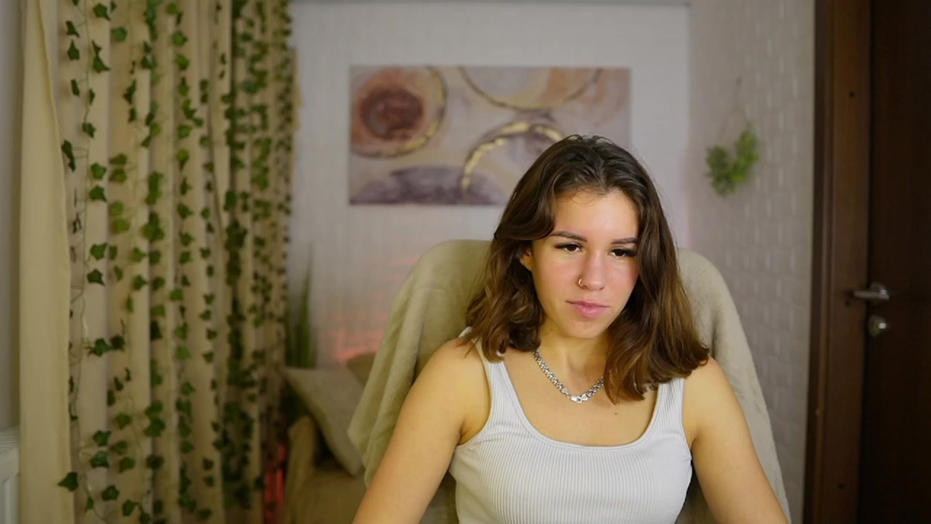 Gallery image thumbnail from Alyssa_Hall's myfreecams stream on, 11/16/2024, 18:11 image 16 of 20